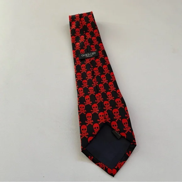 Red and Black Skull Pattern Tie goth Halloween used good condition 💀 - Picture 6 of 12